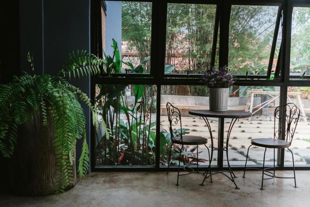 Hug Inn Phrae Eksteriør billede